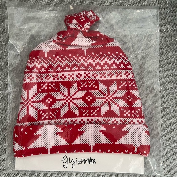Baby stretchy hat.  Gigi & Max.  0-3 mos.  Perfect for Christmas or Winter. - Picture 1 of 1